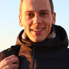 Portrait d'Ambroise Debret, souriant, au coucher du soleil à Lisbonne